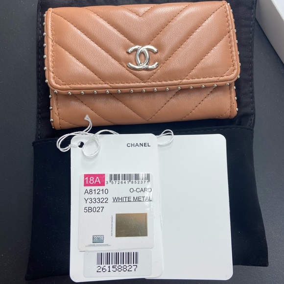 Tan Studded Chanel O-card wallet - Picture 6 of 7